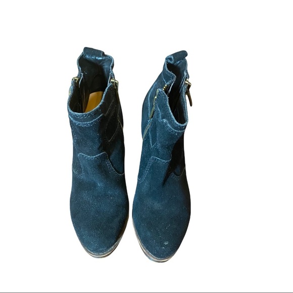 Lucky Brand Black Ankle Boots with Gold Buckle - Picture 2 of 6